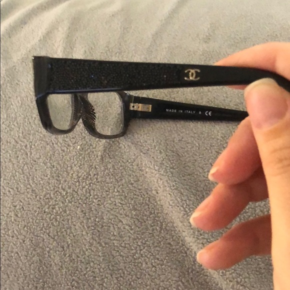 Chanel reading frames - Picture 6 of 7